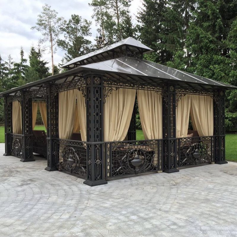 Красивые кованые беседки