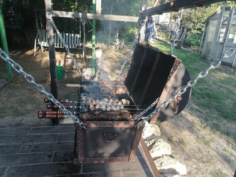 Мангал на цепях