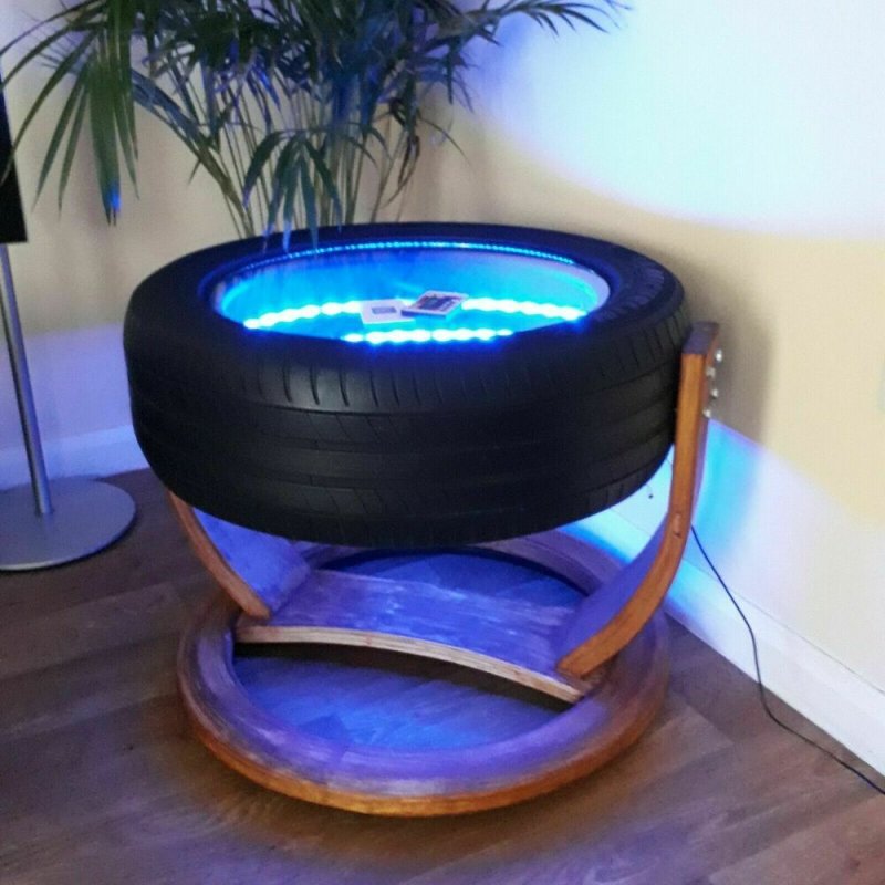 Столик из колеса