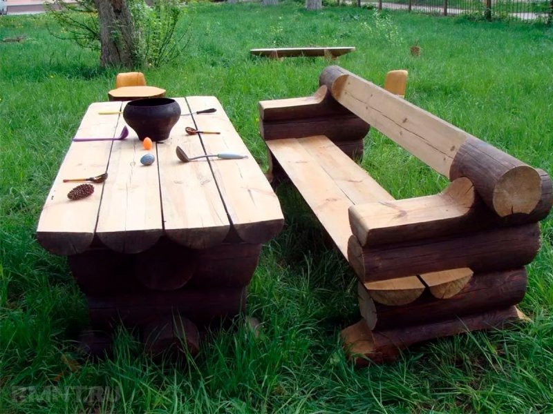 Лавочка из бревна
