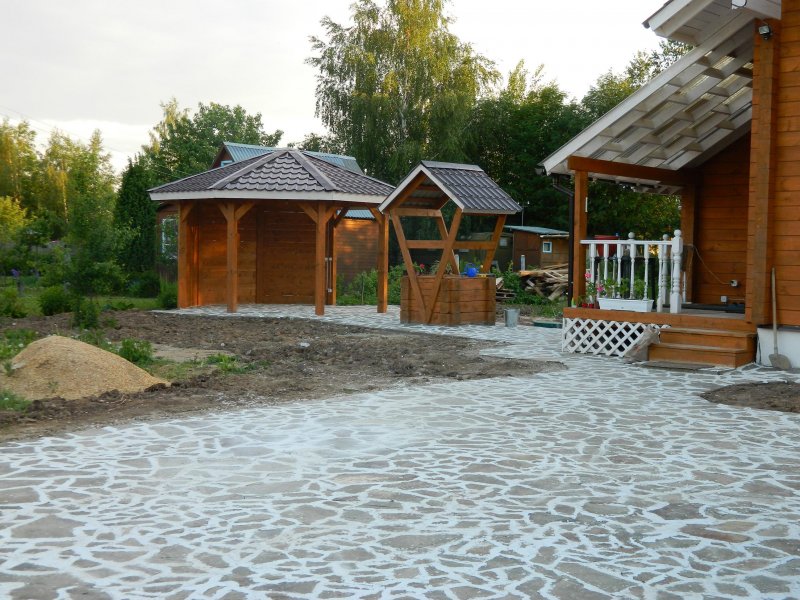 Беседка совмещённая с колодцем