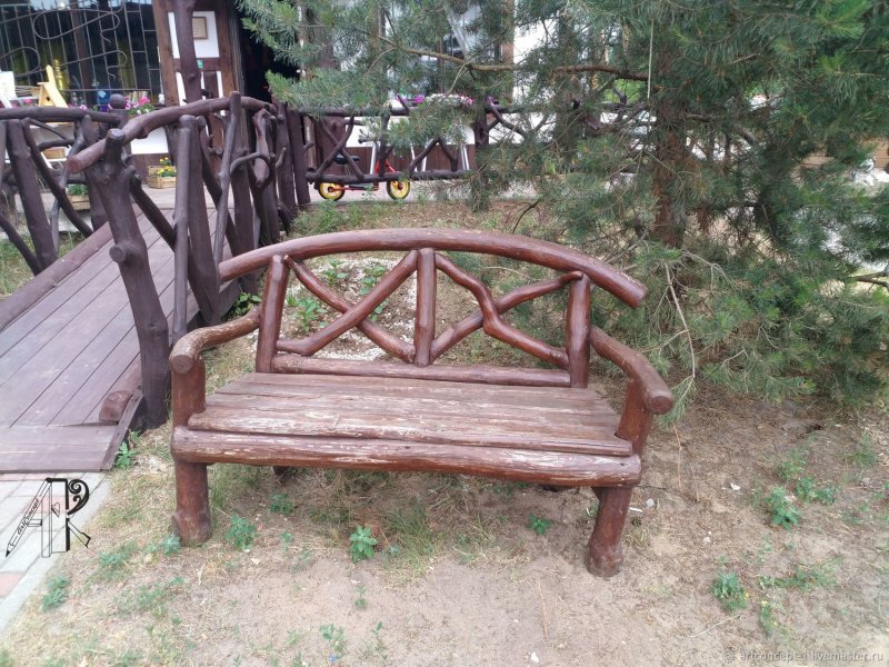 Лавки из коряг