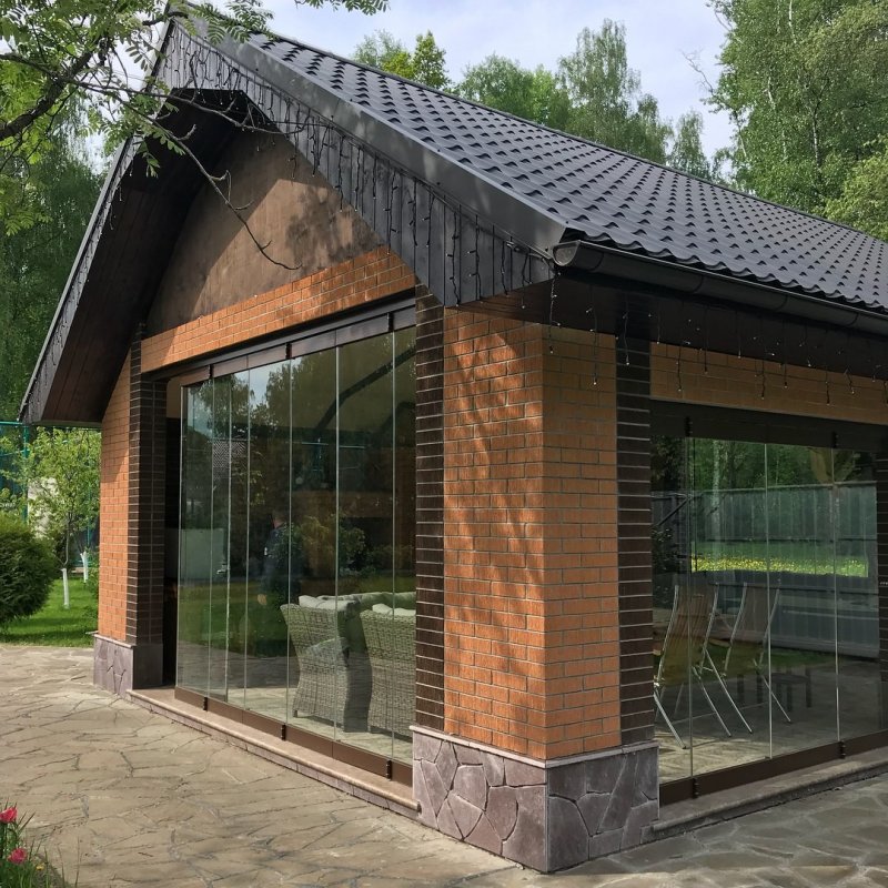 Беседки из кирпича и стекла