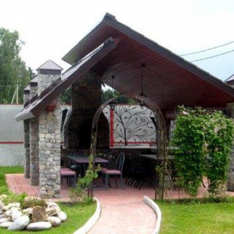 Каменная беседка с барбекю