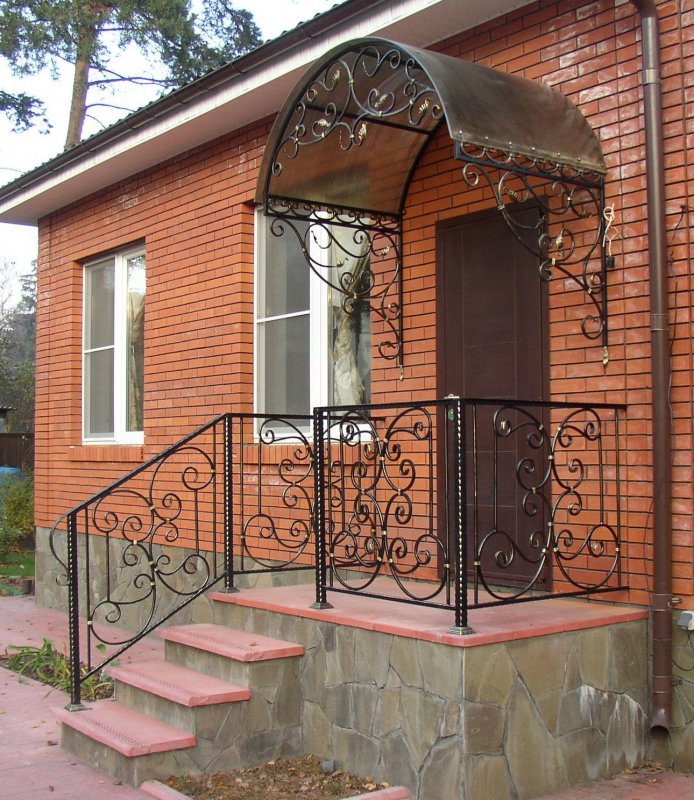 Козырек на крыльцо