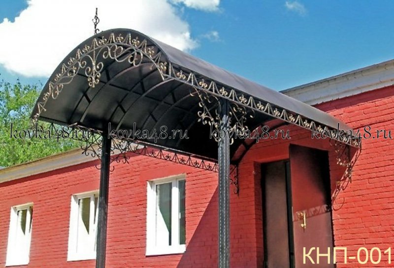 Красивые кованые столбы для козырька