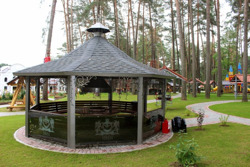 Беседка с мангальной зоной круглая