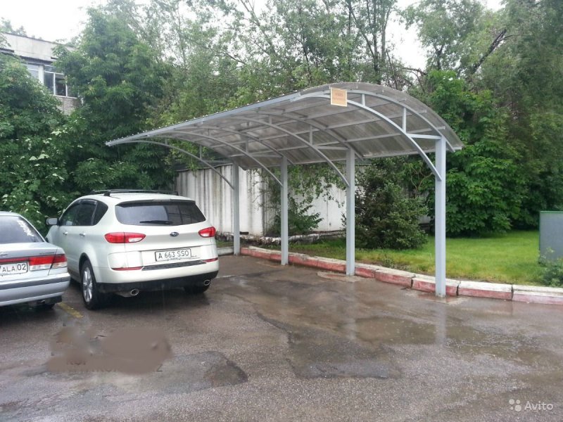 Консольные навесы для автомобилей из поликарбоната
