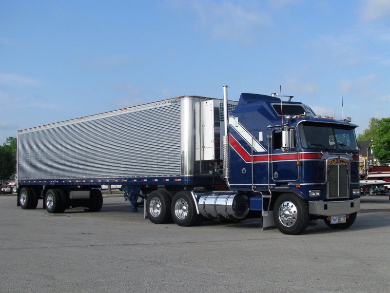 Kenworth k100 с полуприцепом