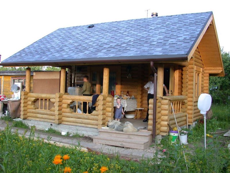 Баня из сруба с беседкой