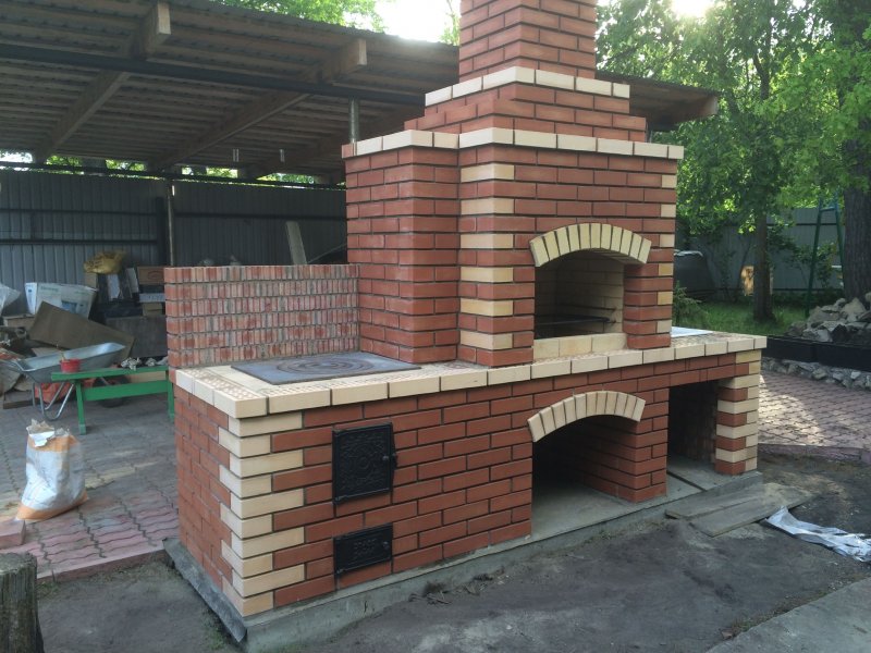 Мангал из кирпича с казаном