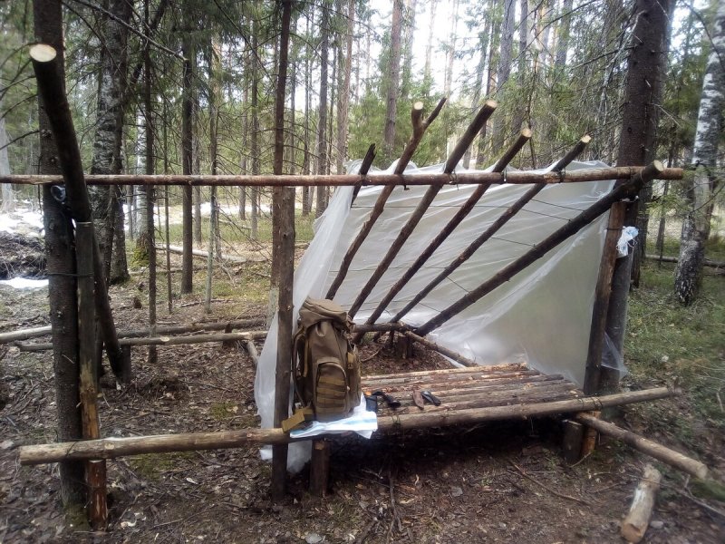 Навес в тайге