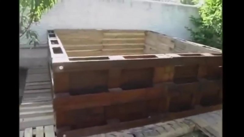 Опалубка из поддонов для бассейна
