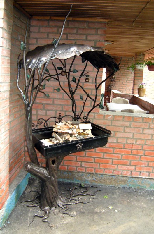 Креативные кованые мангалы