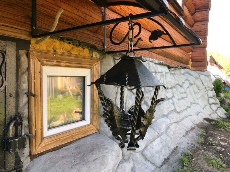 Кованые фонари для дачи