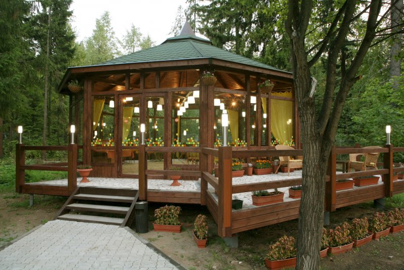 Беседка в парке