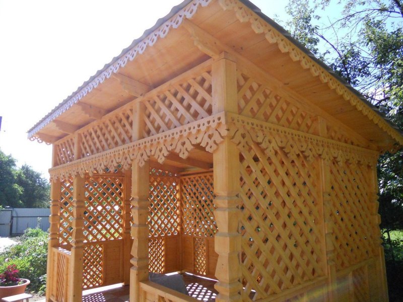 Резные беседки из дерева