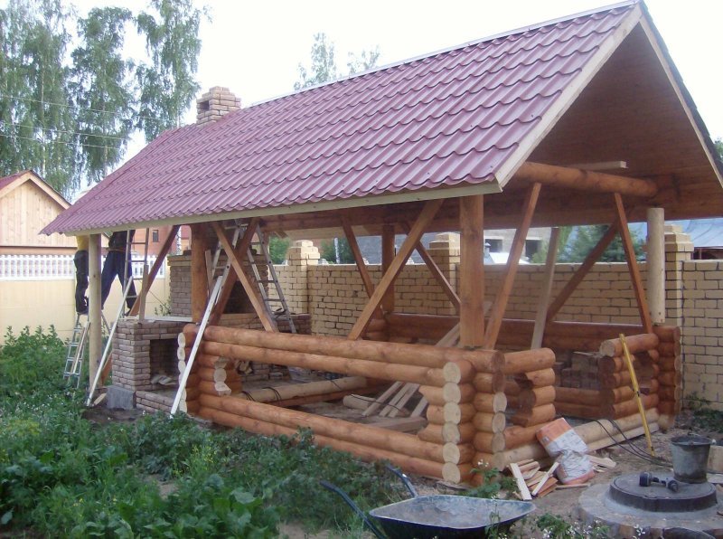Беседка из бревна с мангалом своими руками