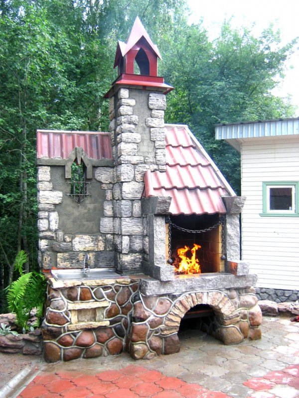Мангал с крышей каменный
