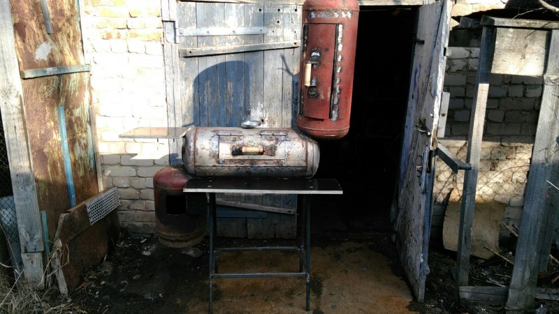Коптильня холодного копчения из газового баллона