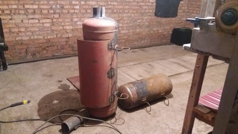 Коптилка холодного копчения из газового баллона