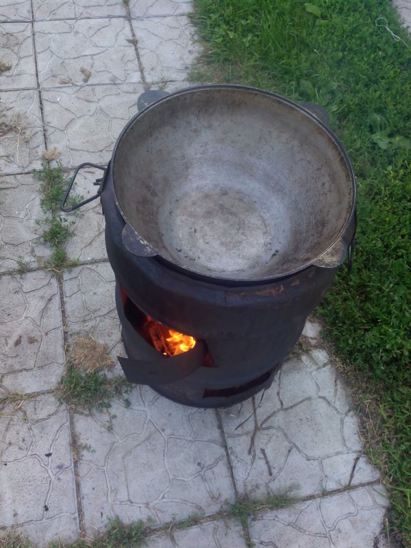 Очаг для казана из кирпича