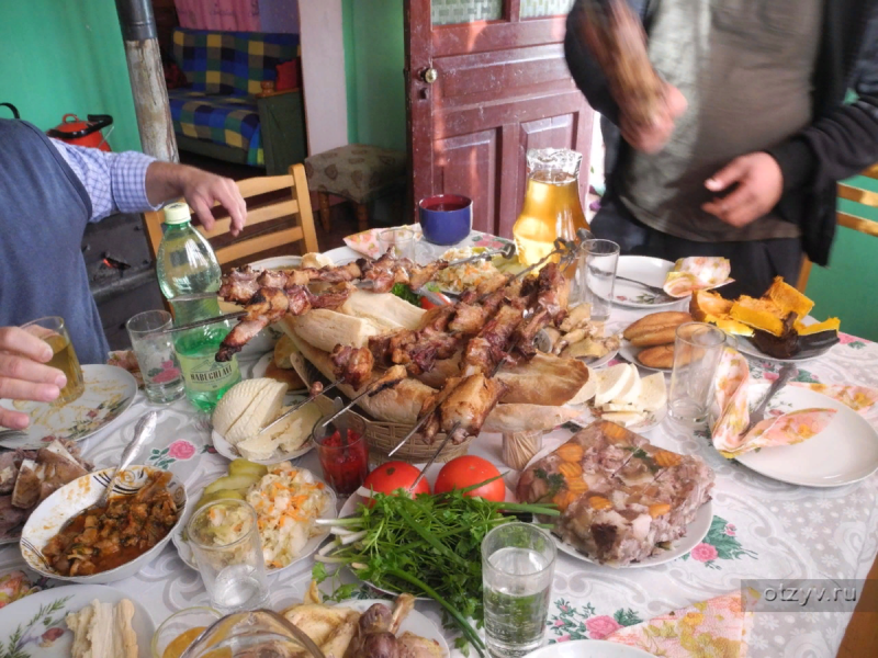 Застолье с шашлыком