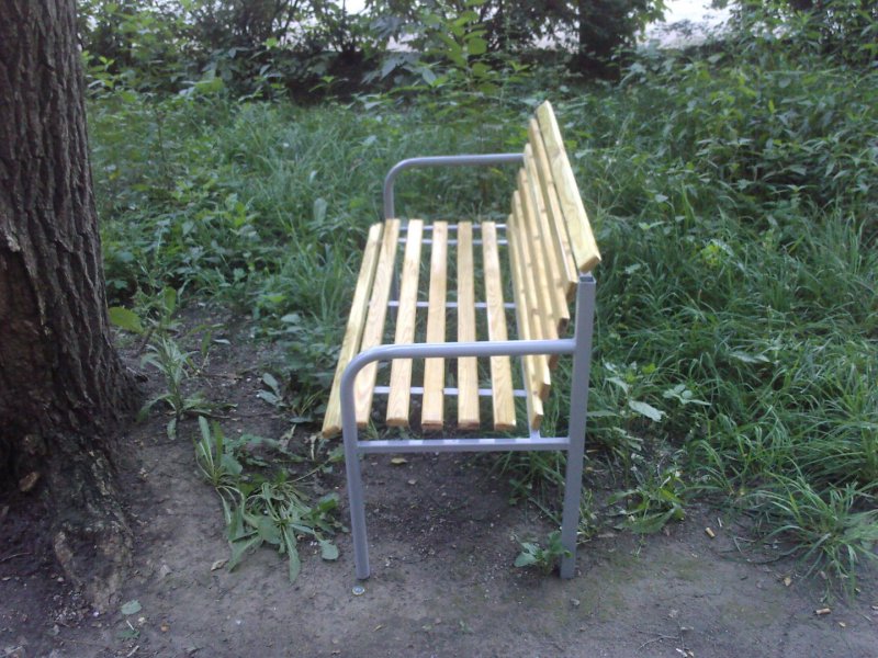 Лавка из железной кровати