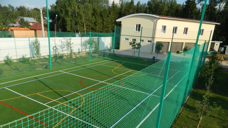 Футбольная площадка на даче