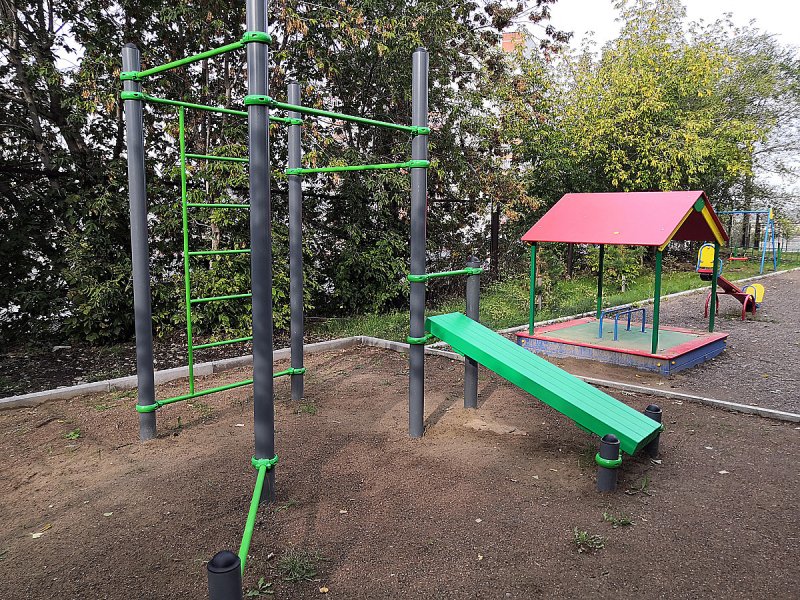 Городок во дворе