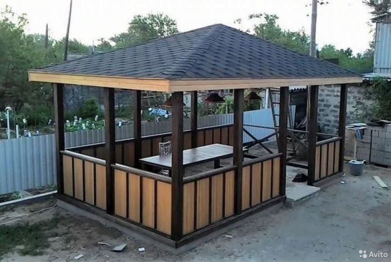 Беседка четырехскатная