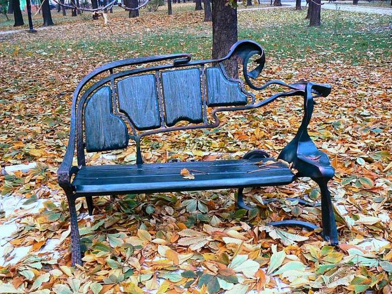 Креативные скамейки из металла