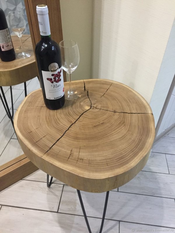 Стол из спила дерева