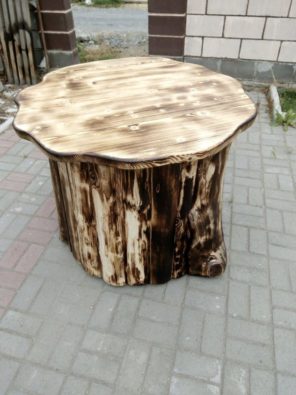Стол из пня