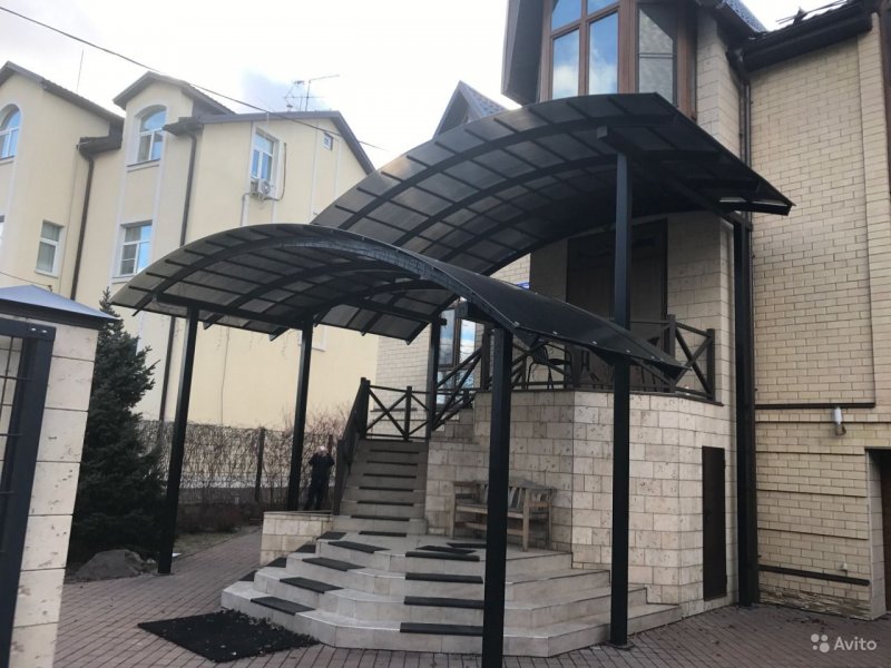 Крыльцо и навес для машины из поликарбоната