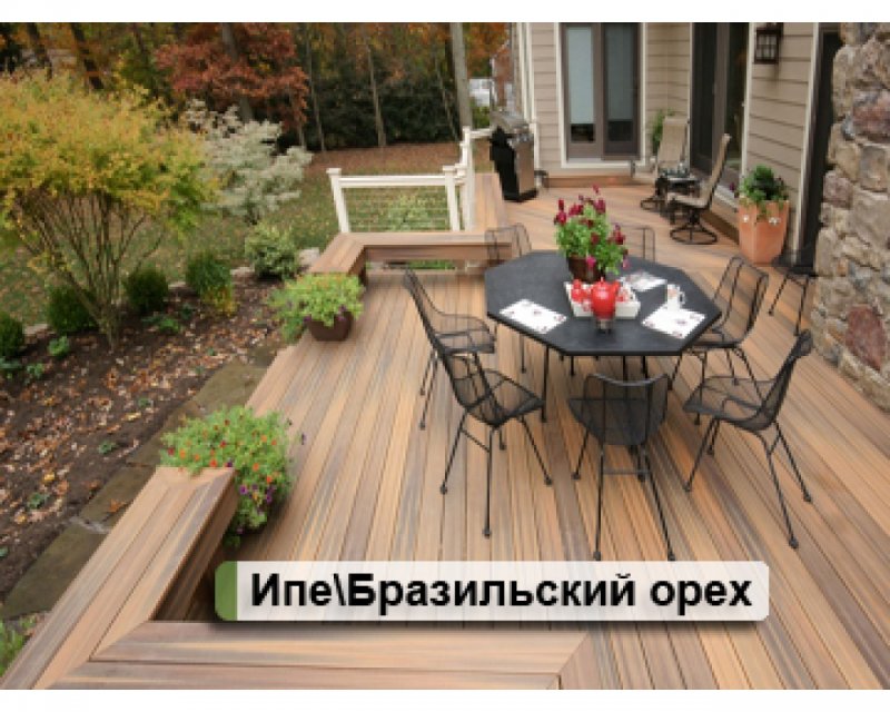Деревянное патио на даче