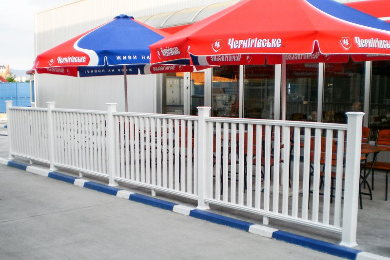 Ограждение кафе с террасой