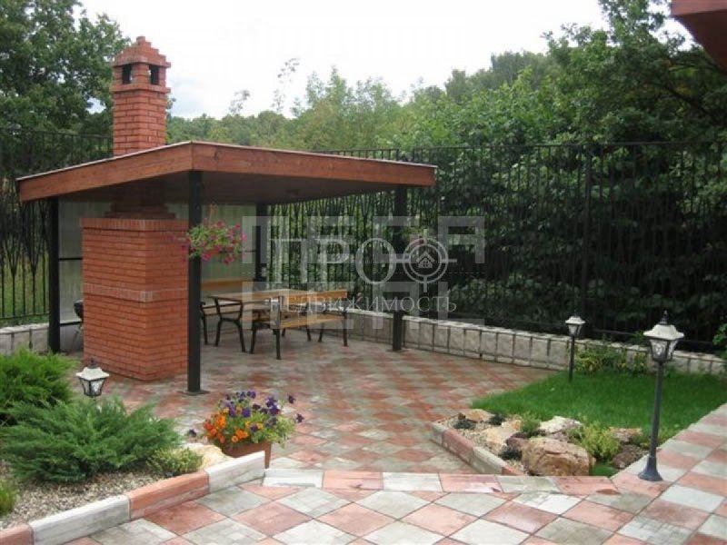 Летняя кухня с барбекю