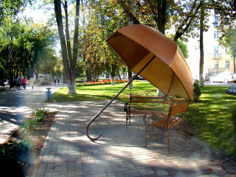 Лавочка с зонтиком