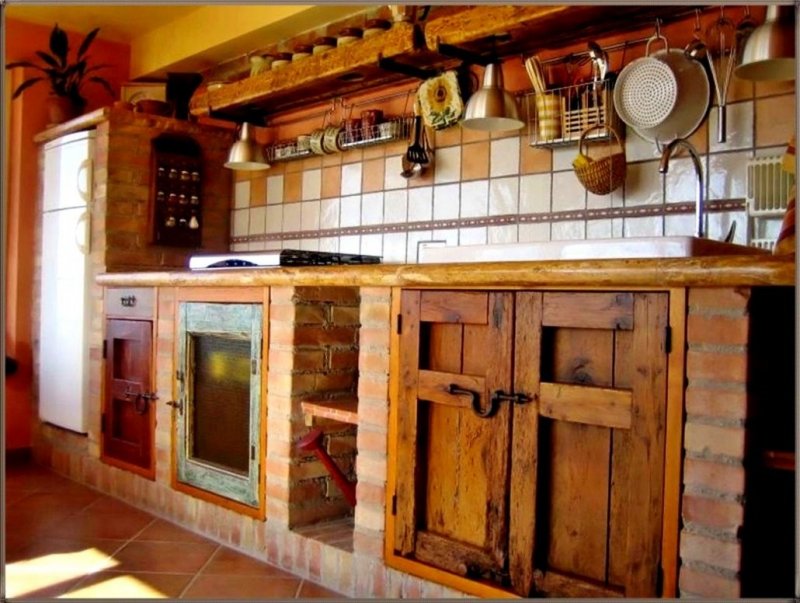 Самодельная кухня из кирпича