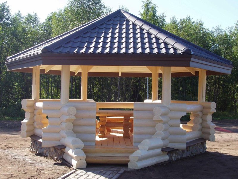 Беседка шестигранная из сруба