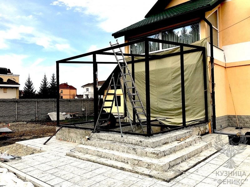 Кованый каркас веранды