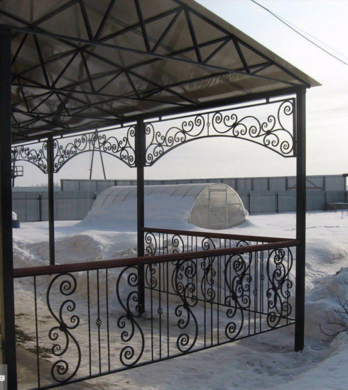Кованная веранда к дому