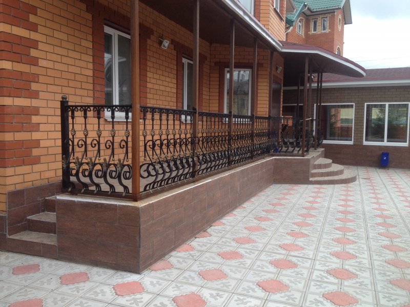 Ковка на веранде