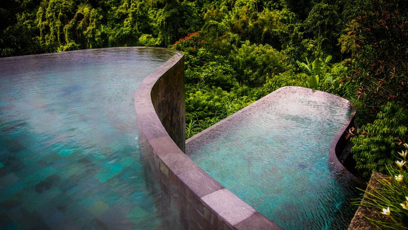 Бассейн в отеле Ubud Hanging Gardens, Бали