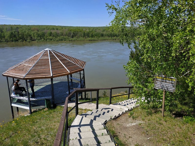 Беседка на берегу реки Черемшан