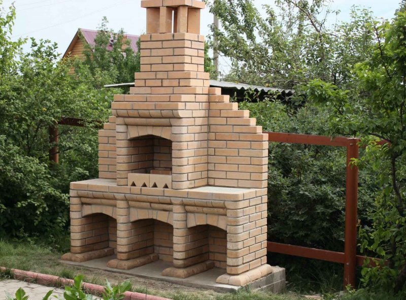 Кирпичный мангал
