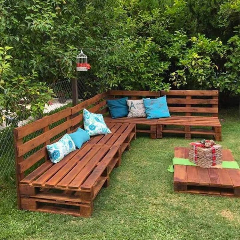 Садовый столик из паллет