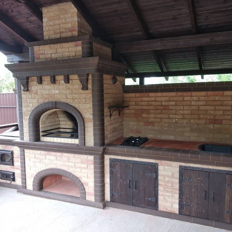 Кирпичный мангал с казаном