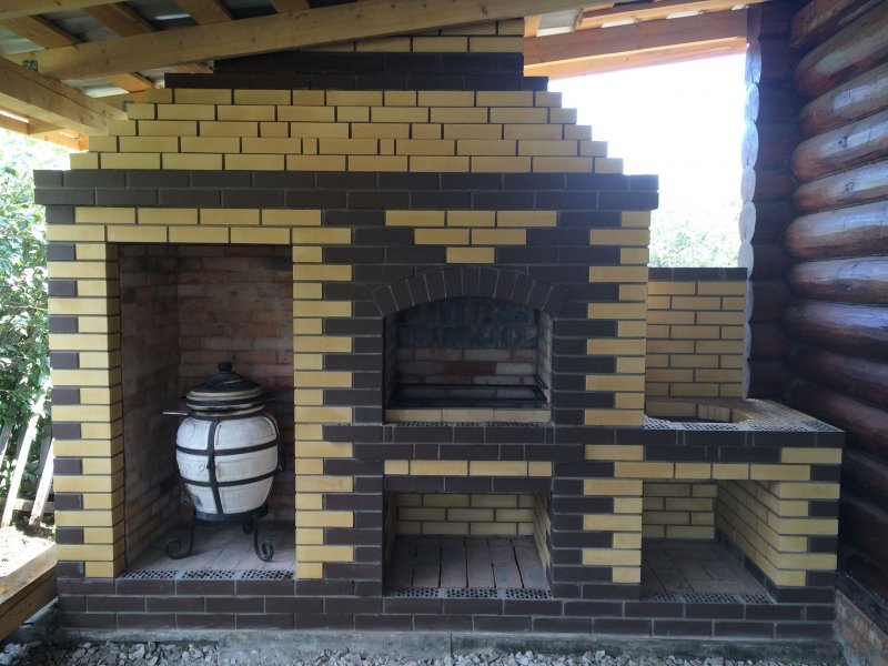 Мангальная зона из кирпича с тандыром